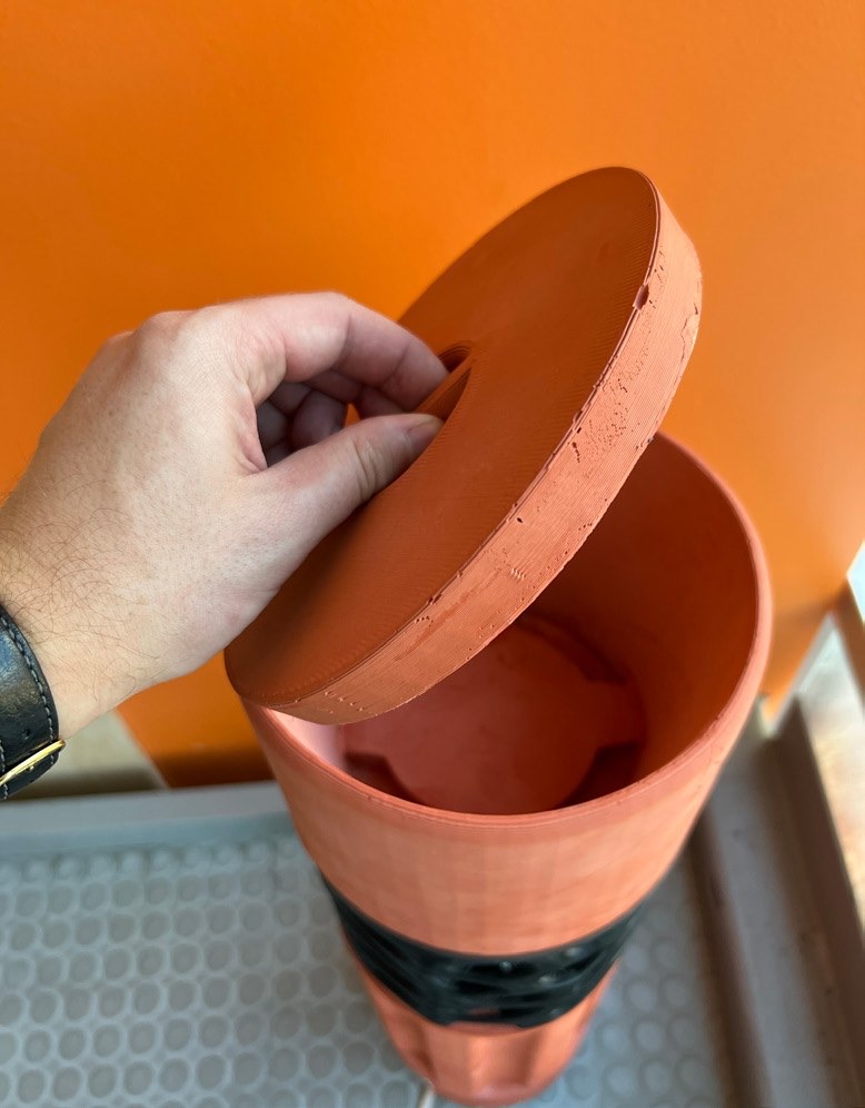 Filling the terracotta reservoir